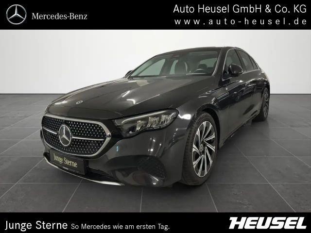 Mercedes-Benz E 200 AVANTGARDE Sedan