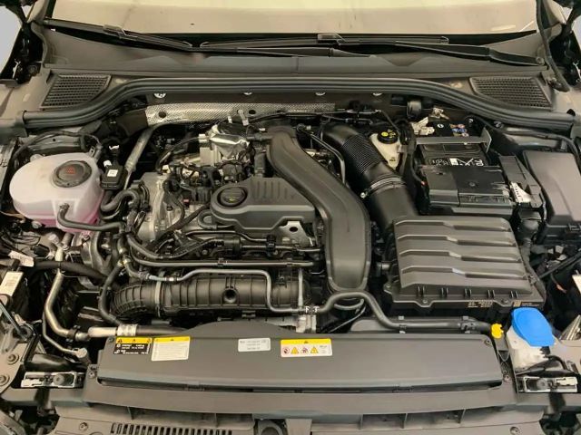 Volkswagen Golf 1.5 eTSI DSG IQ.Drive Style