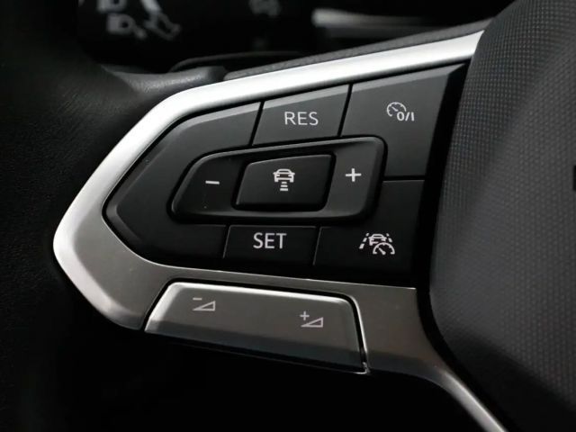 Volkswagen Touran 1.5 TSI DSG R-Line