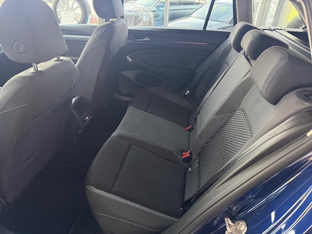 Volkswagen Golf Life Variant