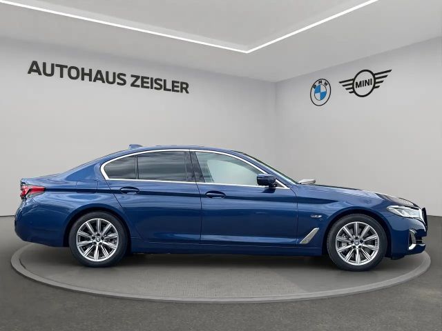 BMW 530 530e Luxury Line Sedan