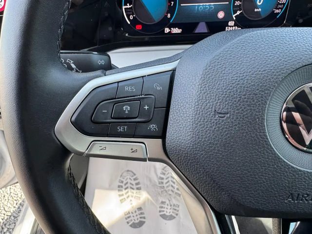 Volkswagen Golf 1.5 TSI Golf VIII IQ.Drive Life