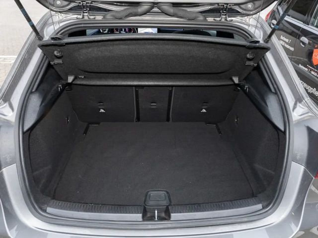 Mercedes-Benz A 200 Hatchback