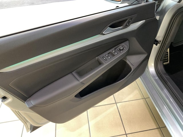 Volkswagen Golf Life Variant