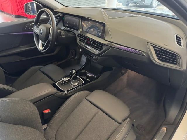 BMW 118 118i Sedan Sport Line