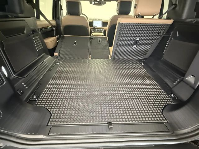 Land Rover Defender 110 AWD D300