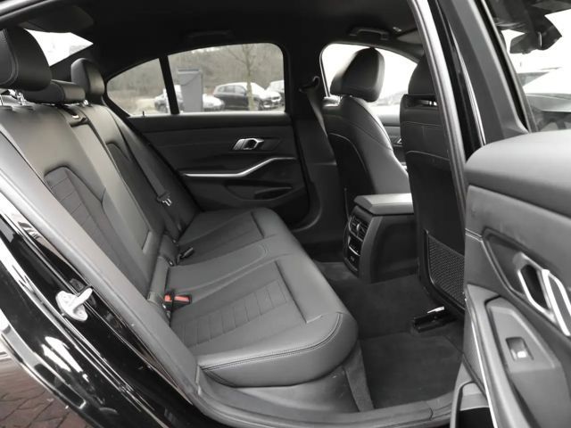 BMW 330 330i Advantage pakket Sedan xDrive
