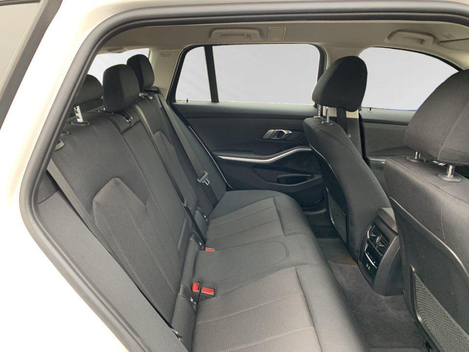BMW 330 330e Touring