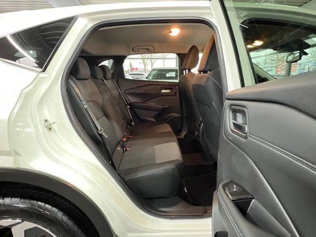 Nissan Qashqai 1.3 Connecta LED+KEYLESS+360°+ACC+VC uvm