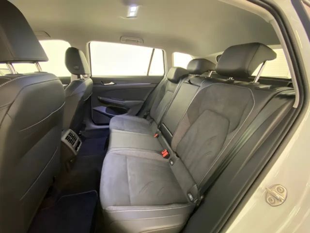 Volkswagen Golf Life Variant