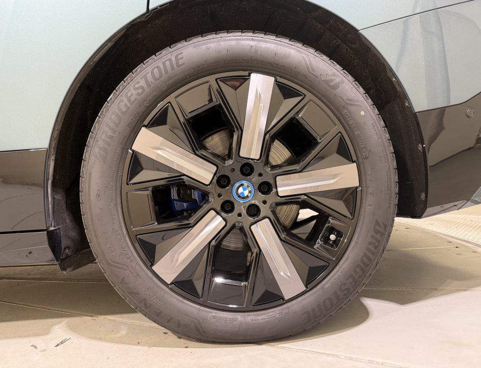 BMW iX xDrive40