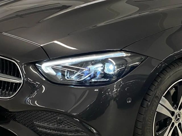 Mercedes-Benz C 180 AVANTGARDE Sedan