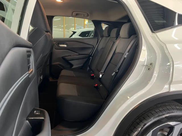 Nissan Qashqai 1.3 Connecta LED+KEYLESS+360°+ACC+VC uvm