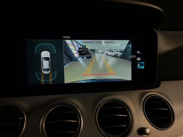 Mercedes-Benz E 220 AVANTGARDE E 220 d Sedan