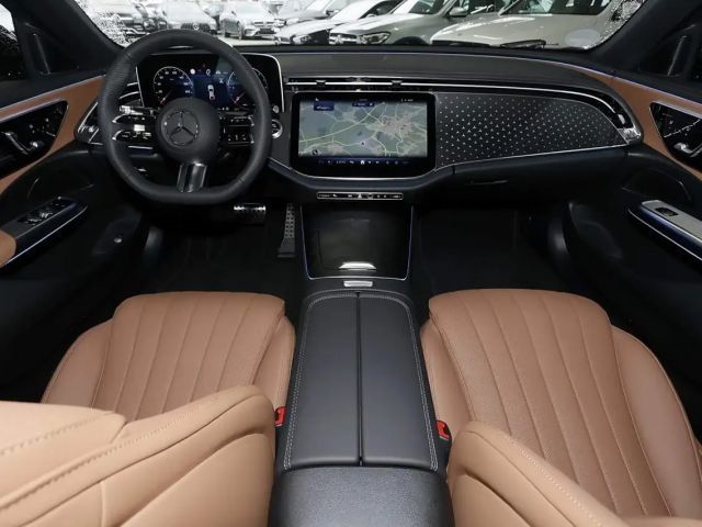Mercedes-Benz E 220 AMG Line E 220 d Sedan