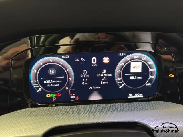 Volkswagen Golf 1.5 eTSI DSG Variant