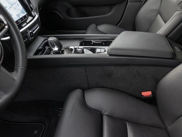 Volvo V60 Cross Country AWD Plus