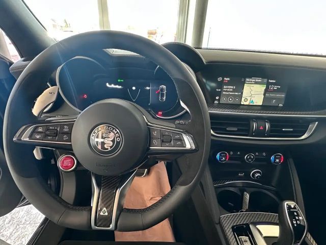 Alfa Romeo Stelvio Q4 Quadrifoglio