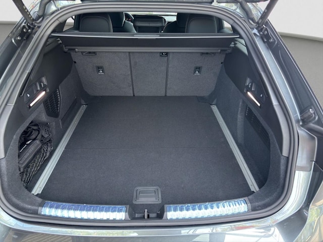 Audi A6 Avant Quattro S-Tronic