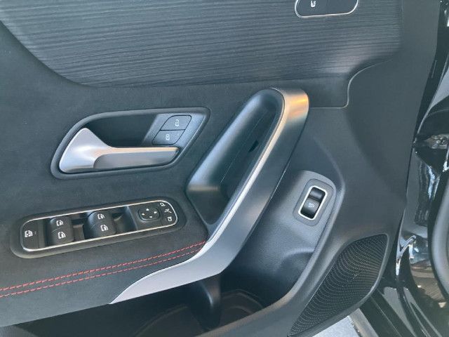 Mercedes-Benz CLA 180 AMG Line Coupé