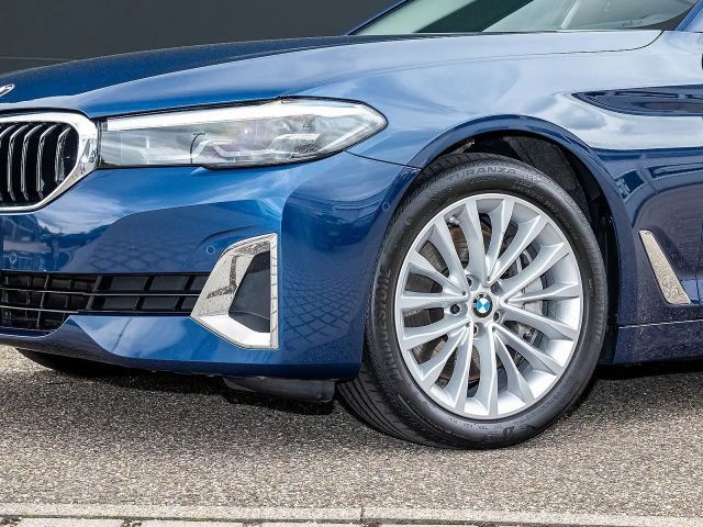 BMW 530 Luxury Line Sedan xDrive