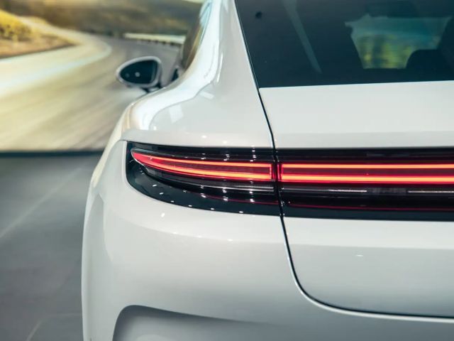 Porsche Panamera 4 E-Hybrid