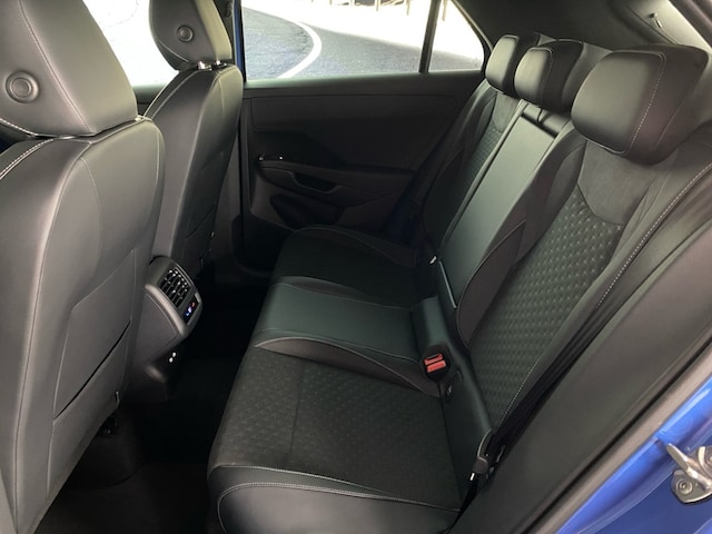 Volkswagen T-Roc 1.5 eTSI DSG R-Line