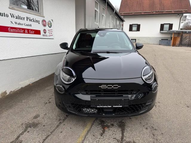 Fiat 600e 600 1.2 Hybrid Sonderedition, Navi, WinterPak, LED