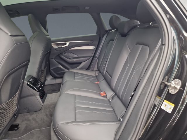 Audi A6 Avant Quattro S-Tronic