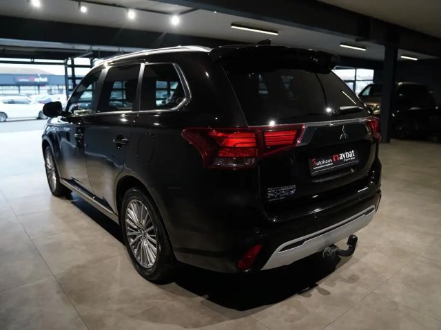 Mitsubishi Outlander 4WD PHEV