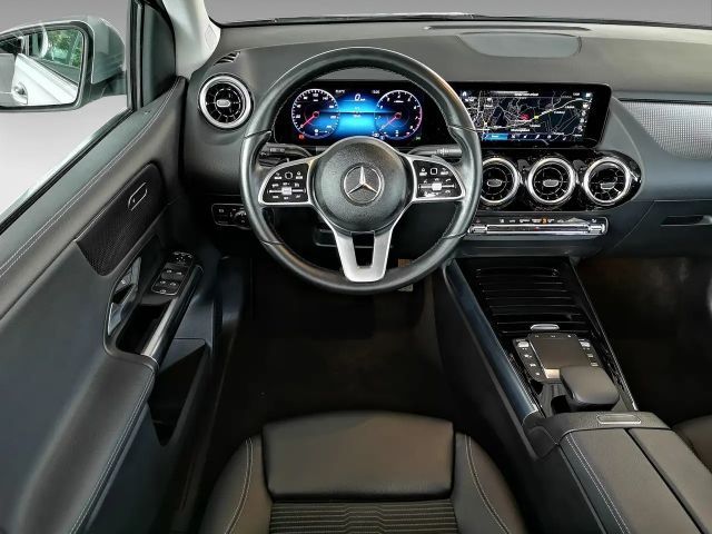 Mercedes-Benz B 200 Progressive Sedan