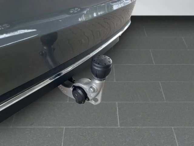 Mercedes-Benz C 180 AVANTGARDE Sedan