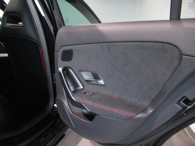 Mercedes-Benz A 35 AMG 4MATIC AMG Line