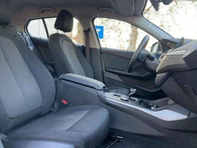 BMW 118 118i 5-deurs Sedan