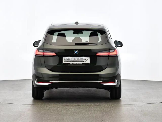 BMW 218 218d Active Tourer Luxury Line Sedan