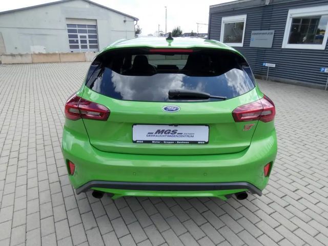 Ford Focus EcoBoost ST Line