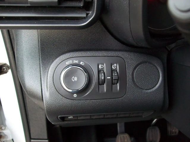 Opel Combo E 1.2 Cargo XL Holzboden Anhängerkupplung