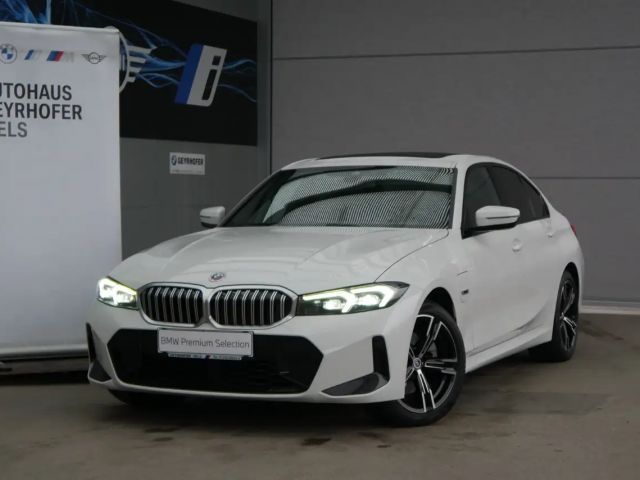 BMW 330 330e Sedan xDrive