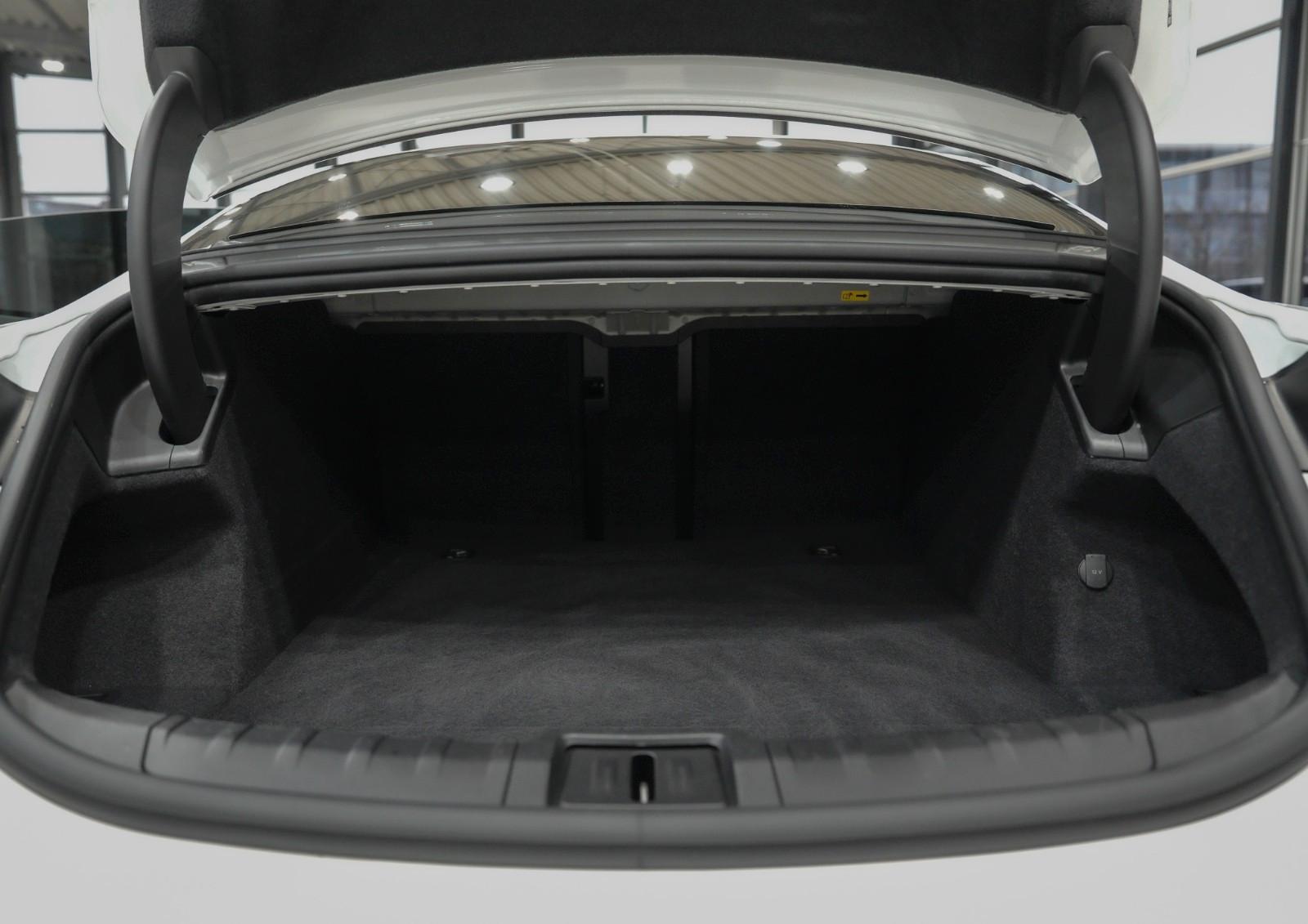 Porsche Taycan *SOUND-PACKAGE+*DAB+*360°*LED*LM"20"*