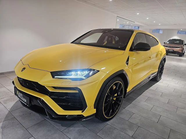Lamborghini Urus AWD