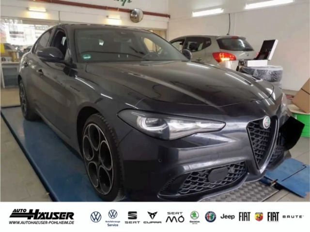 Alfa Romeo Giulia Q4 Turbo