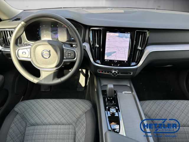 Volvo V60 Core Hybrid