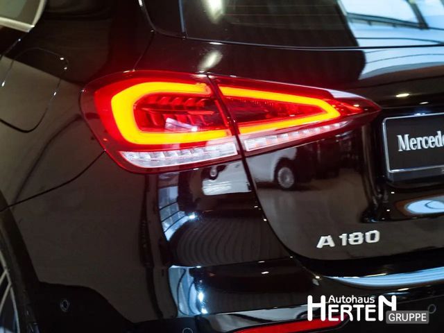 Mercedes-Benz A 180 AMG Line