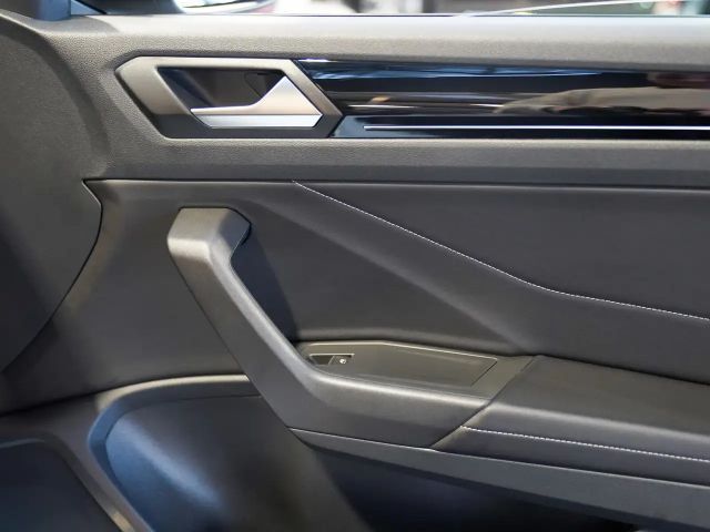 Volkswagen T-Roc 1.5 TSI Cabriolet R-Line