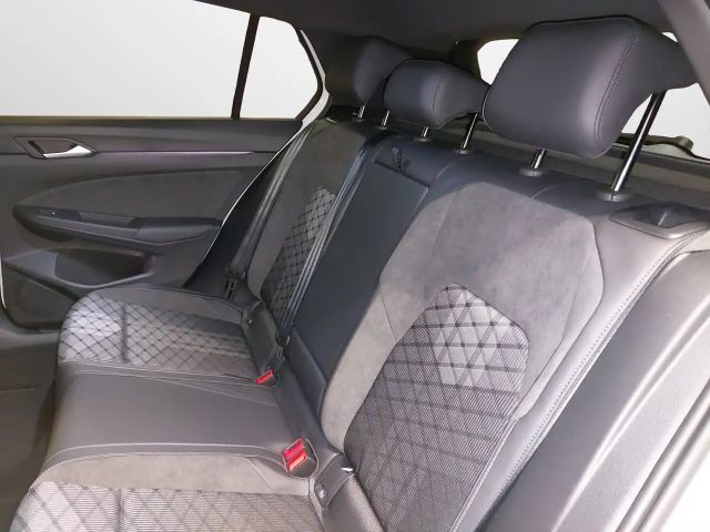 Volkswagen Golf 1.5 eTSI DSG R-Line