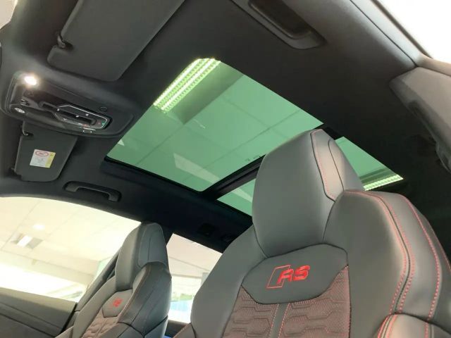 Audi RS Q8 Performance Quattro