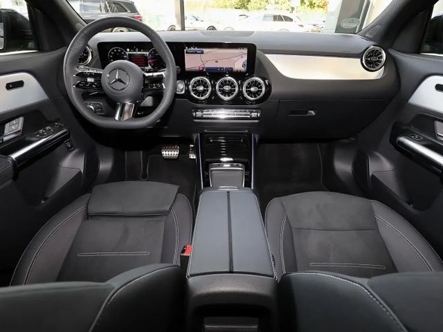 Mercedes-Benz GLA 200 AMG Line