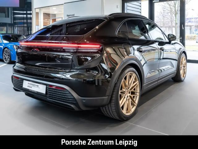 Porsche Macan 4