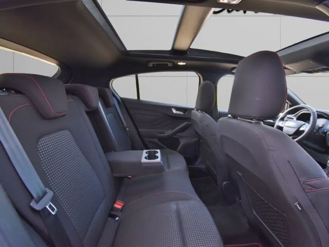 Ford Focus EcoBoost ST Line