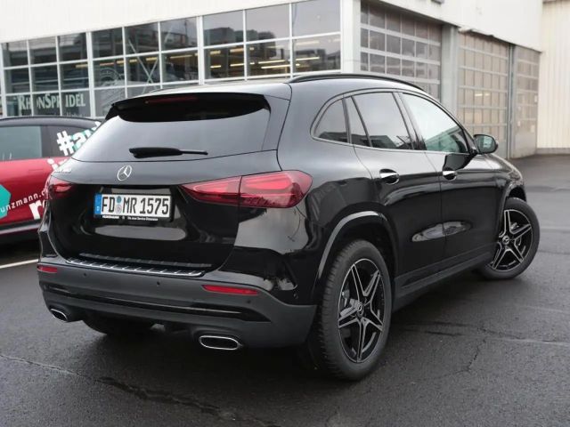 Mercedes-Benz GLA 180 AMG Line